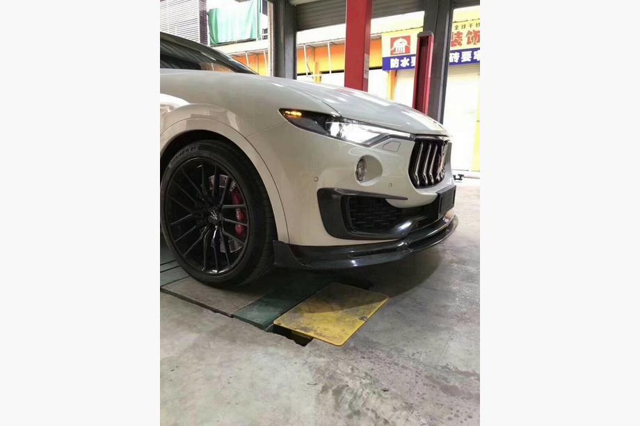 Maserati Levante 2016- Kit carrozzeria Mansoru (Carbonio reale) Foto 2
