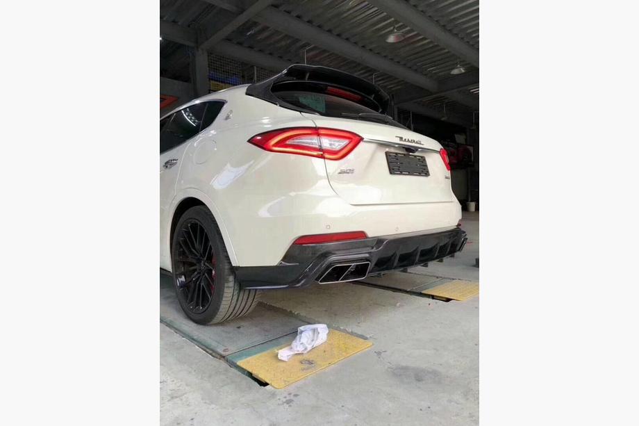 Maserati Levante 2016- Kit carrozzeria Mansoru (Carbonio reale) Foto 7