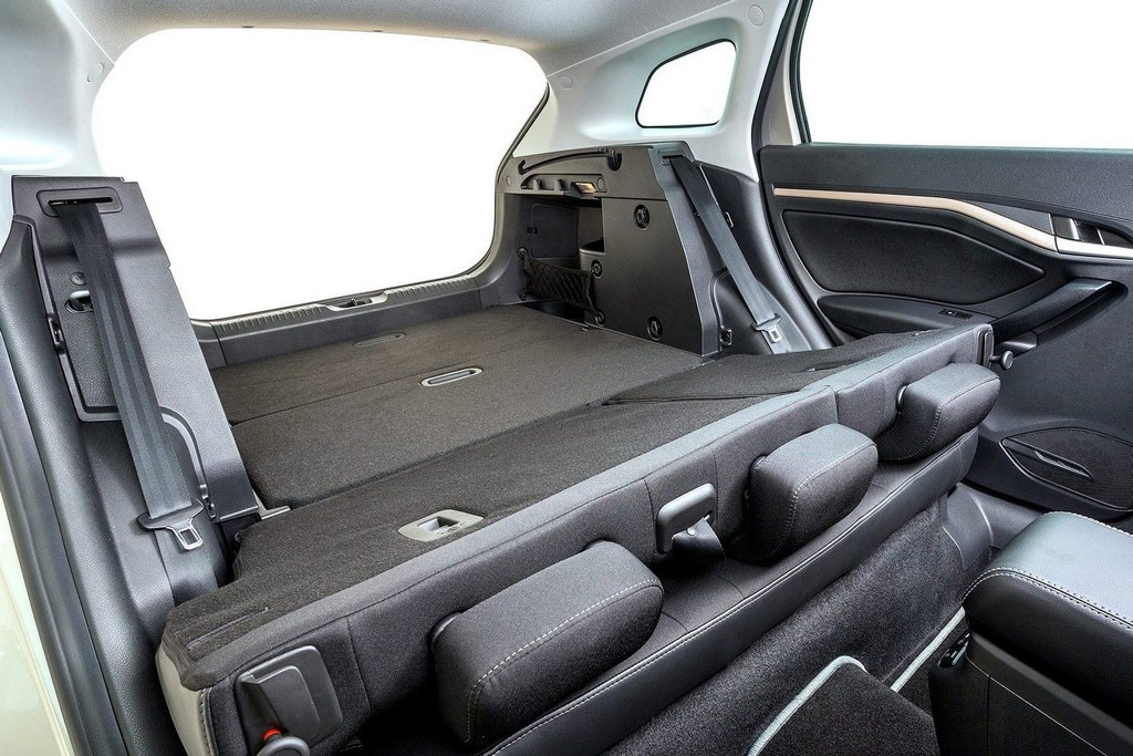 Sfoglia station wagon Lada Vesta SW