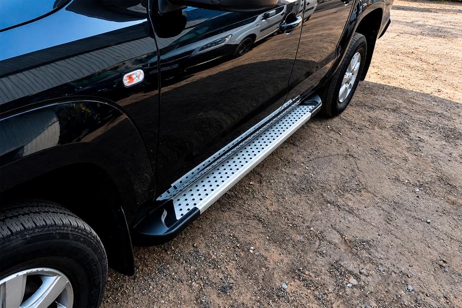 Volkswagen Amarok 2010-2022 Pedane Laterali Allmond Grey (2 pz, Alluminio) Image
