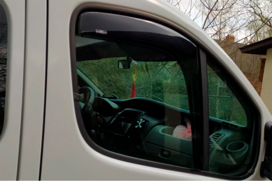 Opel Vivaro 2001–2015 Deflettori finestrini ad incastro (2 pz, HIC) Foto 2