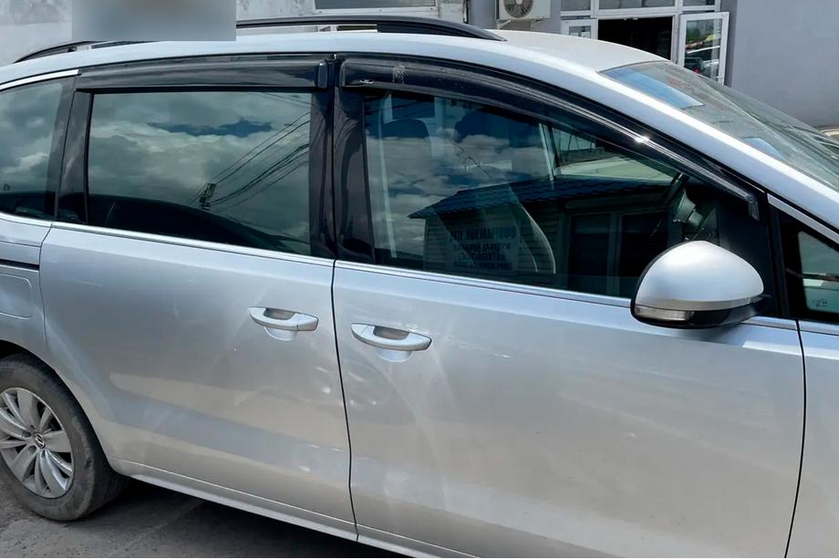 Volkswagen Sharan 2010-2023 Deflettori Finestrini (4 pz, HIC) Foto 3