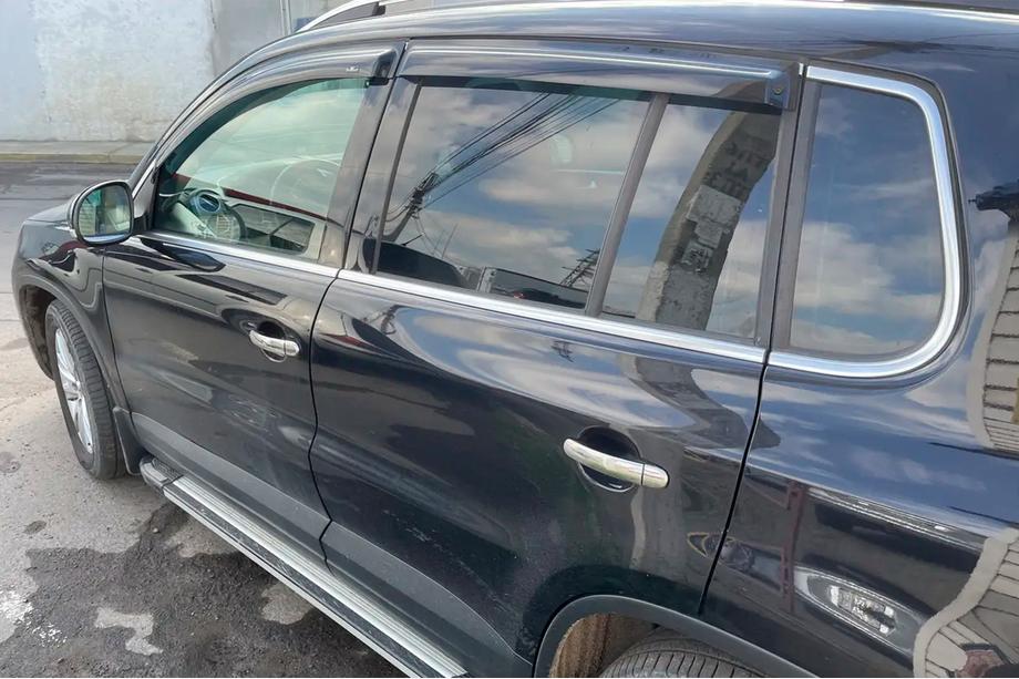 Volkswagen Tiguan 2007-2016 Deflettori Finestrini (4 pz, HIC) Foto 2