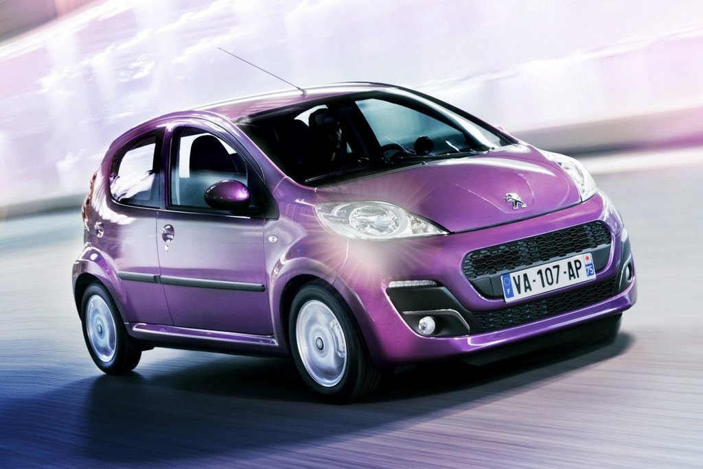 Sfoglia berlina compatta Peugeot 107