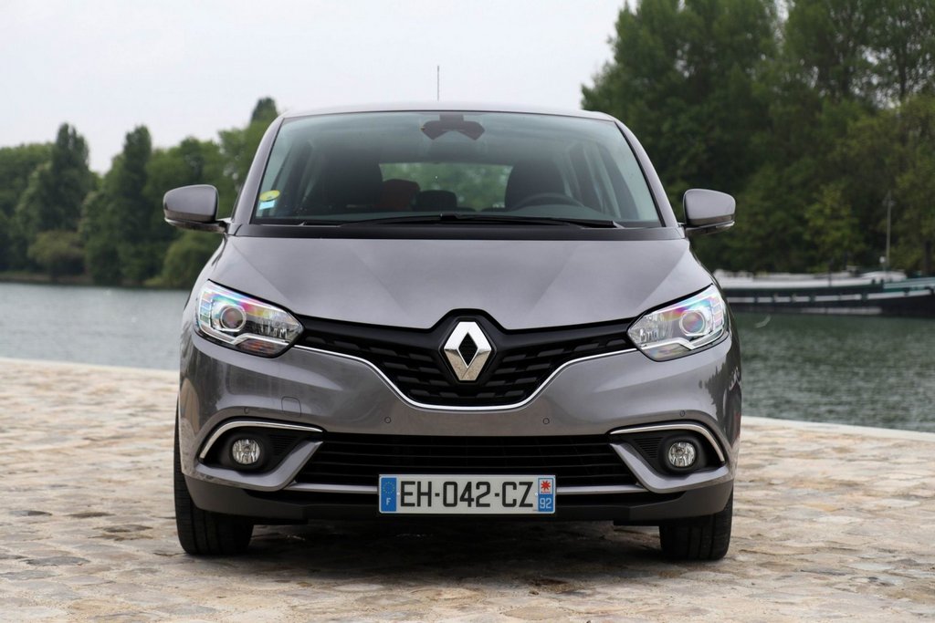 La quarta generazione della compatta monovolume Renault Scenic