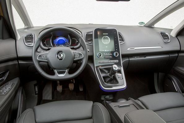 La quarta generazione della compatta monovolume Renault Scenic Foto 9