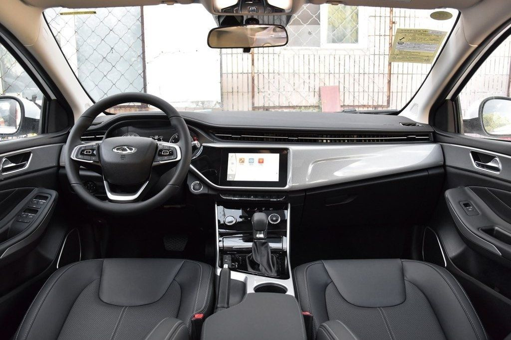 L’berlina di medie dimensioni Chery Arrizo 5