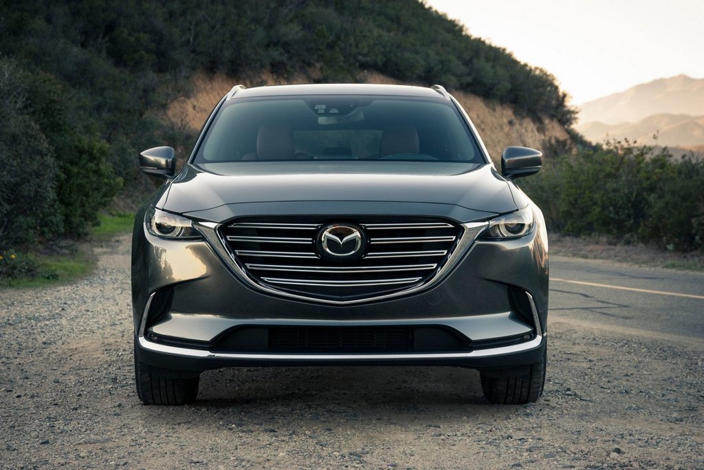 La seconda generazione di full-size crossover Mazda CX-9