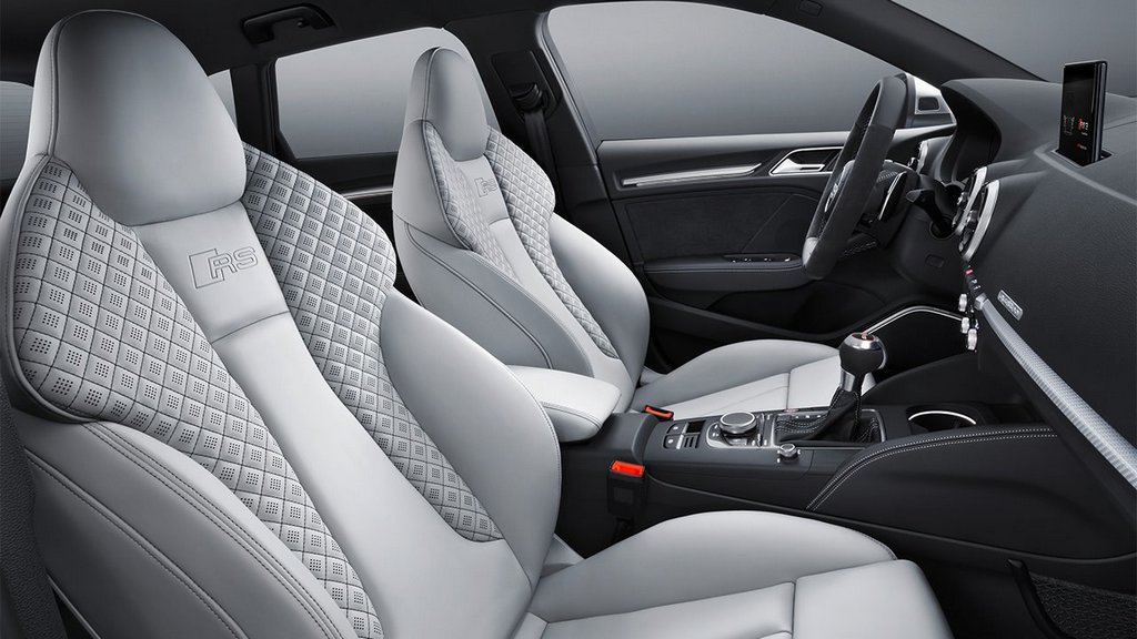 Sport berlina a cinque porte Audi RS3 Sportback