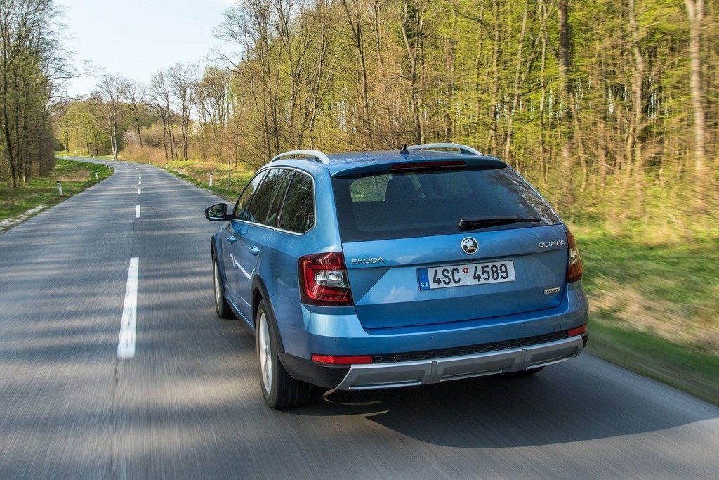 Fuoristrada modifica station wagon Skoda Octavia Scout