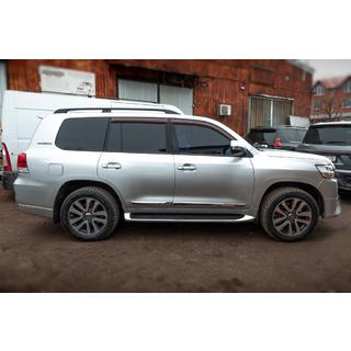 Pedane laterali con LED (design 2015-2020) Toyota Land Cruiser 200 2007-2021 foto 4