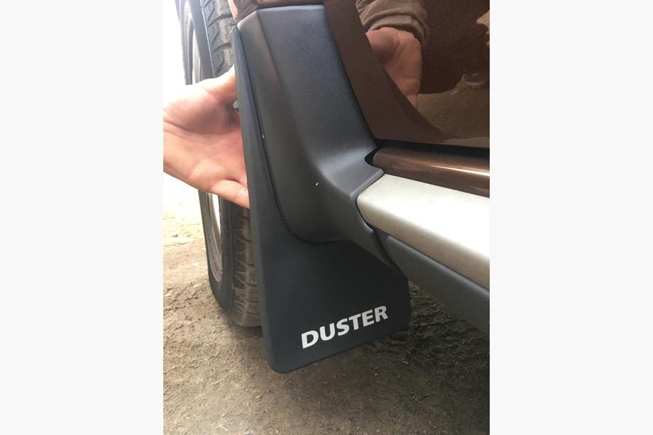 Renault Duster 2008–2017 Paraspruzzi Anteriori Premium (2 pz) Foto 4