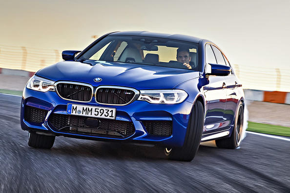 Sfoglia la sesta generazione della berlina BMW M5 Foto 3