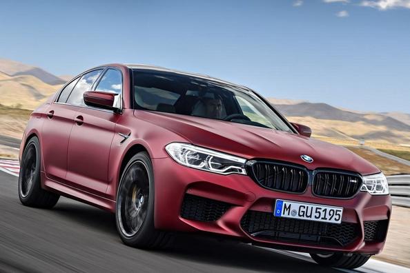 Sfoglia la sesta generazione della berlina BMW M5 Foto 4