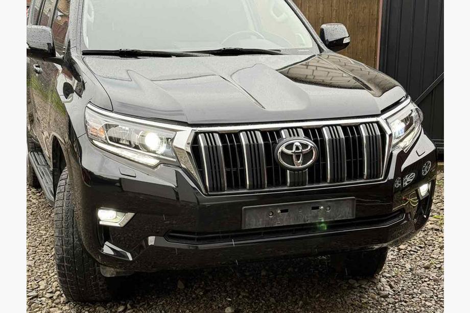 Toyota Land Cruiser Prado 150 2009-2023 Palpebre fari (2 pz, per LED) Foto 3