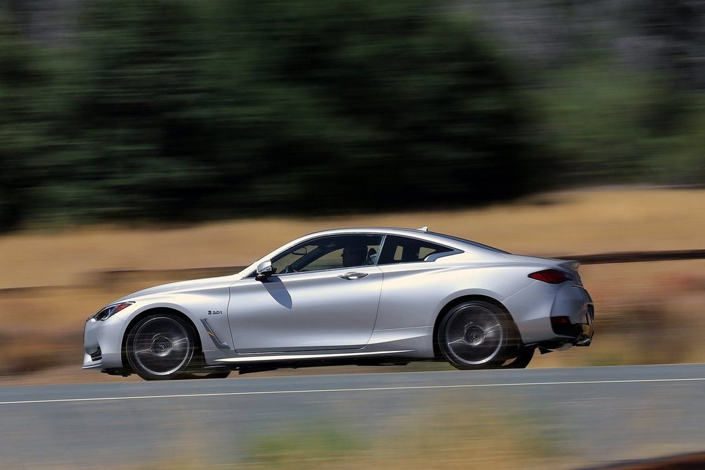 Sfoglia coupé sportiva Infiniti Q60