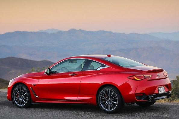 Sfoglia coupé sportiva Infiniti Q60 Foto 5