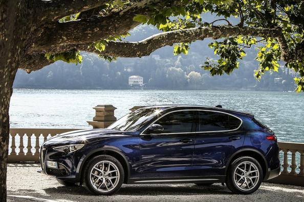 Recensione di un crossover compatto Alfa Romeo Stelvio