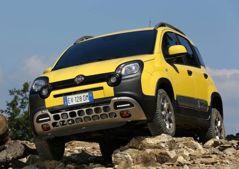 Modifica fuoristrada della Fiat Panda Cross berlina