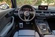 Panoramica della berlina sportiva di Audi S4 foto 6
