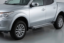 Mitsubishi L200 2006-2015 Pedane Laterali Rainbow (2 pz, alluminio) foto 1