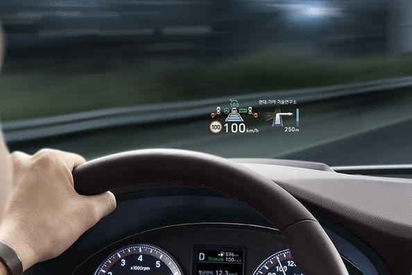 La sesta generazione della berlina Hyundai Grandeur Foto 9