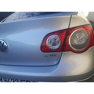 Badge 2.0 TDI (con I rossa) foto 2