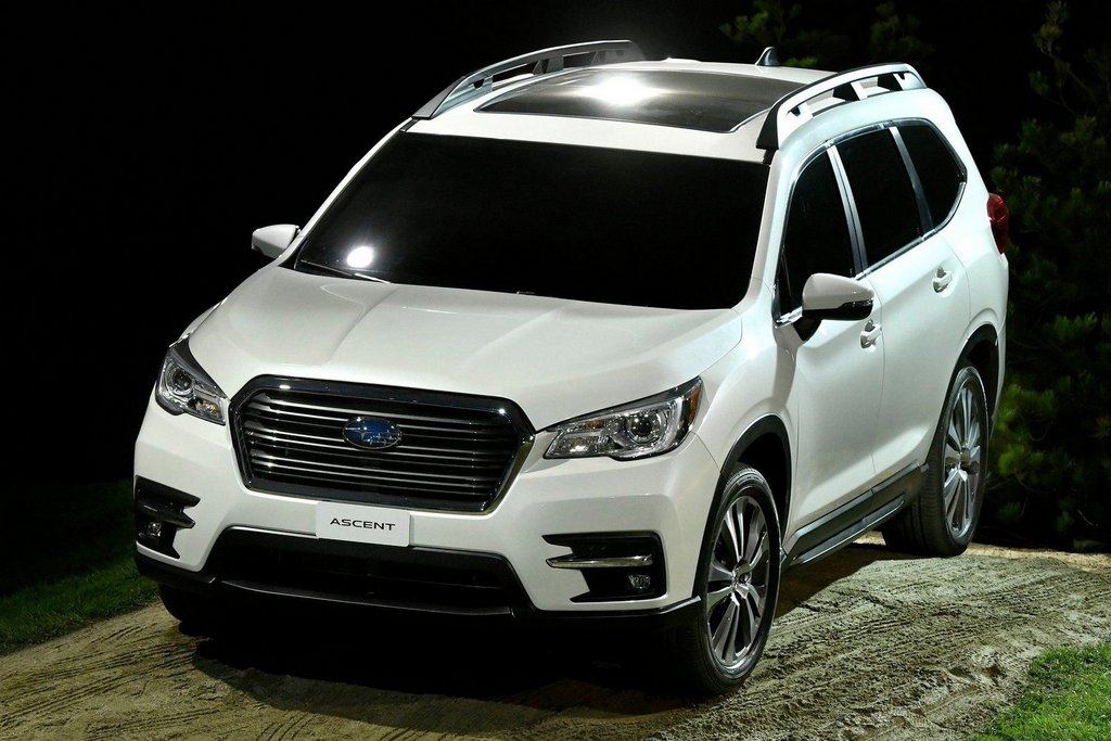 Punta suv crossover di Subaru Ascent