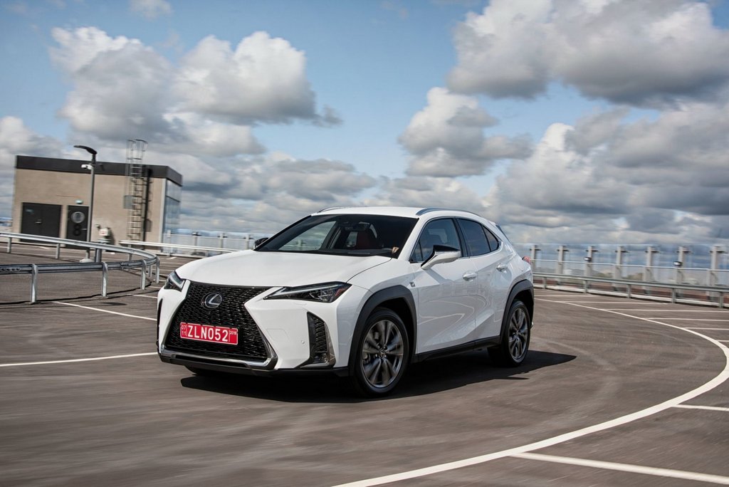 Premio città di crossover Lexus UX 200