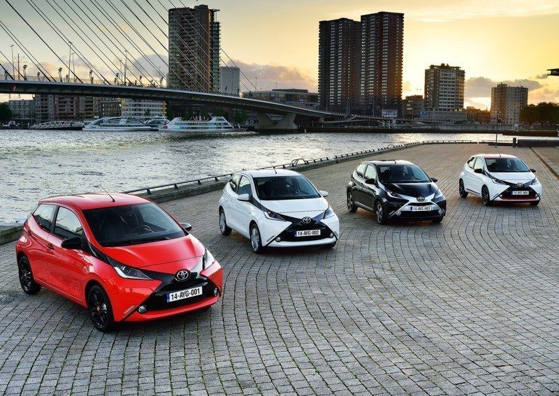 Sfoglia la seconda generazione della berlina Toyota Aygo
