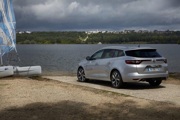 La quarta generazione della station wagon Renault Megane Estate Foto 6
