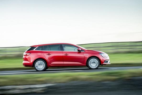 La quarta generazione della station wagon Renault Megane Estate Foto 3
