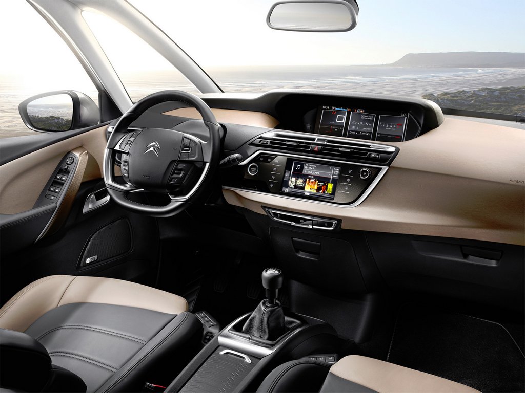 Modifica restyling del furgone compatto Citroen C4 Picasso