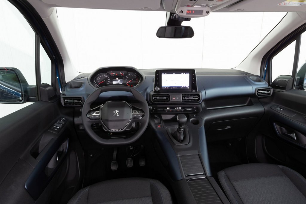 Revisione del nuovo furgone compatto Peugeot Rifter