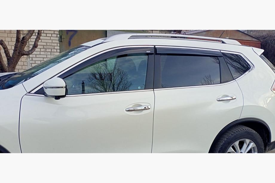 Nissan X-trail T32/Rogue 2014-2021 Deflettori Finestrini con Modanatura Cromata (4 pz, Niken) Foto 5