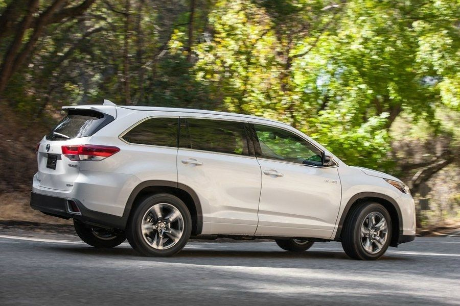 Sfoglia crossover Toyota Highlander terza generazione