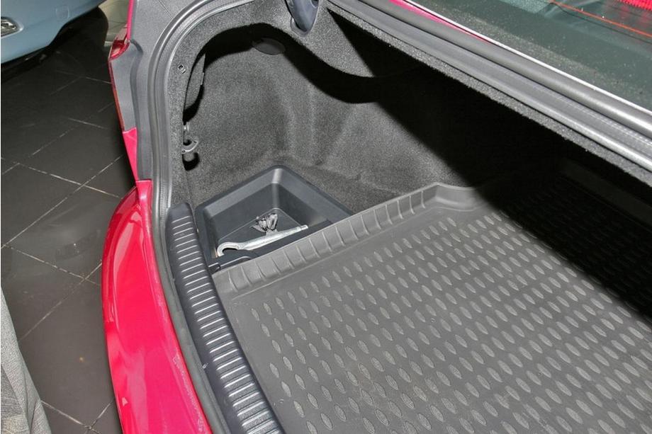 Lexus IS 2005-2013 (250) Vasca baule (Novline) SD Foto 2