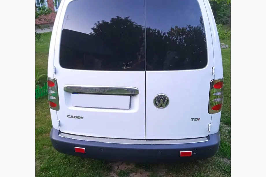 Volkswagen Caddy 2010-2015 Coperture Cromate Fanali Posteriori V2 (2 pz, Acciaio Inox) Foto 3