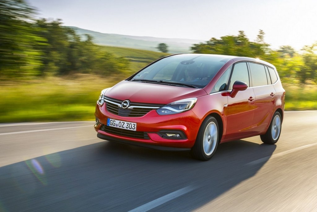 Panoramica compatta monovolume Opel Zafira
