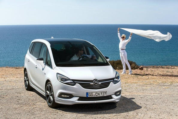 Panoramica compatta monovolume Opel Zafira