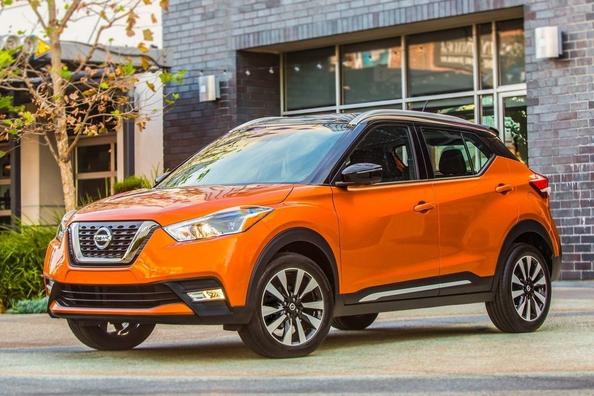 Sfoglia costruisce crossover Nissan Kicks
