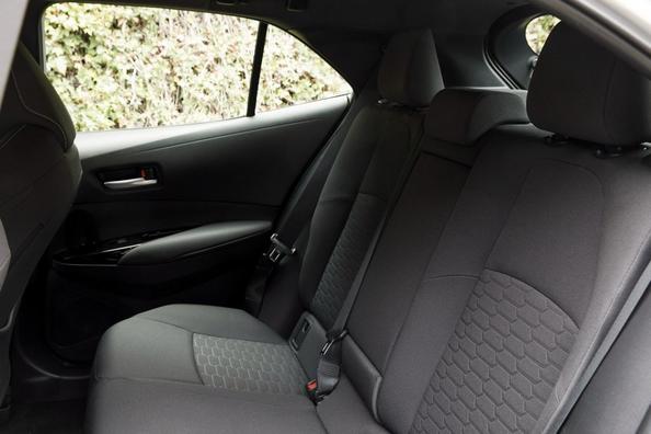 Una nuova generazione di cinque porte berlina Toyota Corolla Foto 9