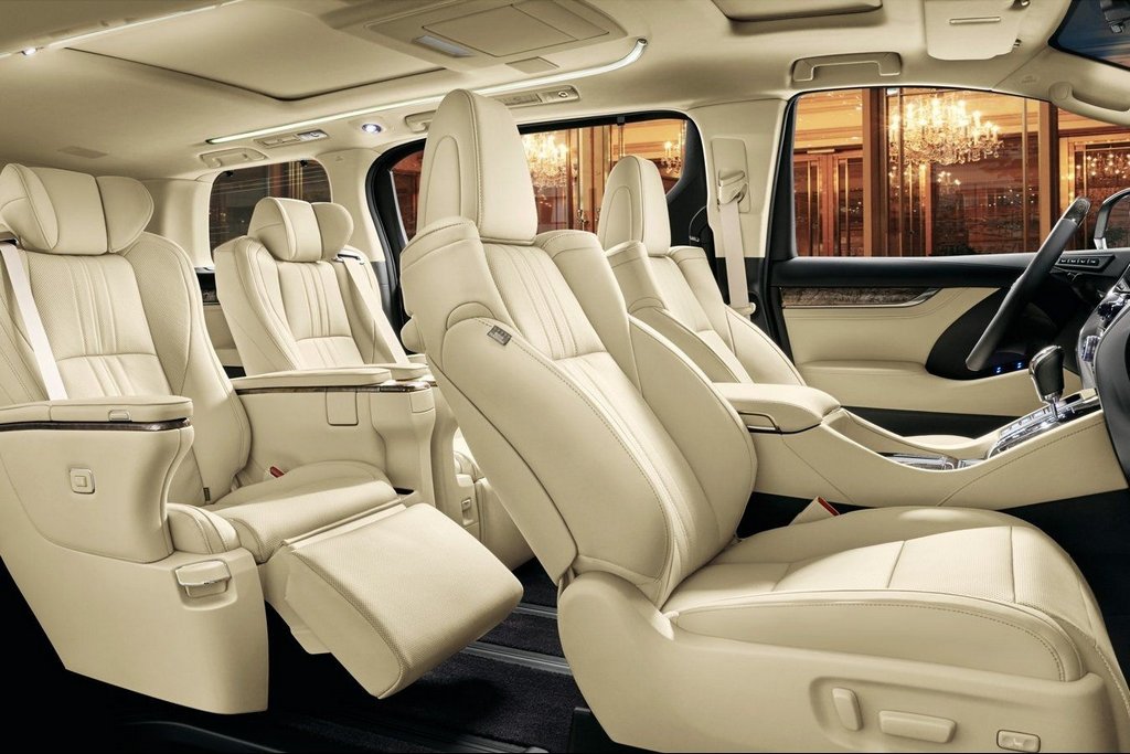 Full-size di lusso, minivan Toyota Alphard