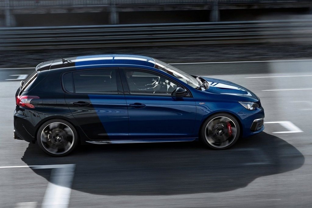 Sfoglia carica cinque porte berlina Peugeot 308 GTi