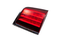 Lexus LX570/450d 2008-2022 Fanale posteriore destro su cofano bagagliaio Usato (1pz, 2008-2012) foto 2