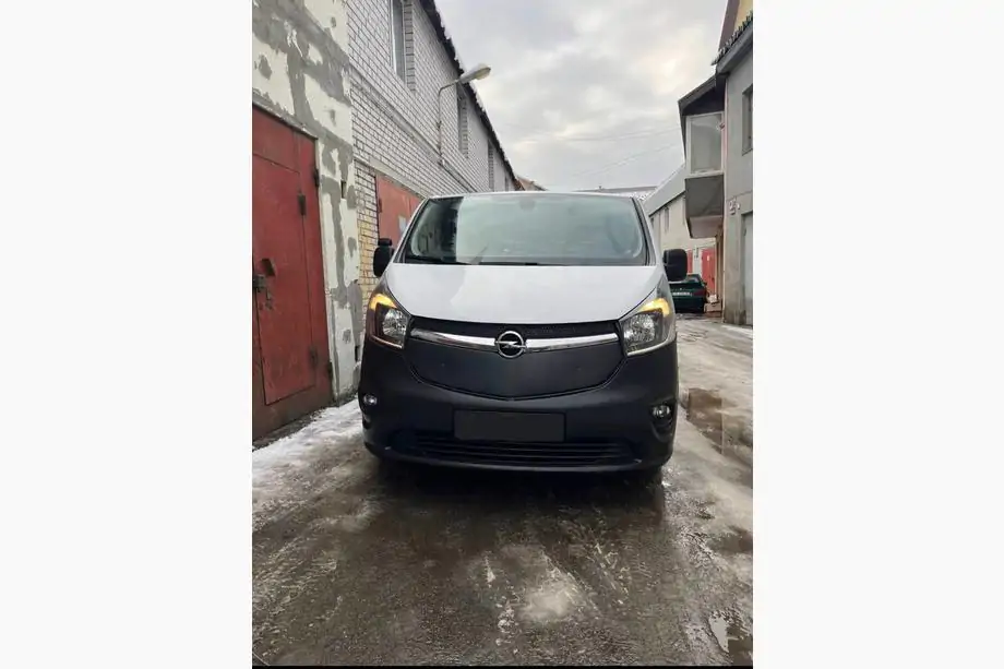 Opel Vivaro 2015-2019 Copertura invernale per griglia Foto 4