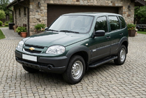 Chevrolet Niva 1998-2020 Pedane Laterali Allmond Black (2 pz, Alluminio) foto 1