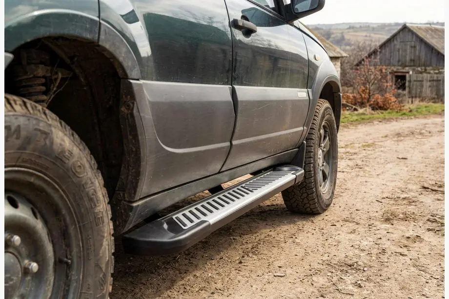 Chevrolet Niva 1998-2020 Pedane Laterali Line (2 pz, Alluminio) Image