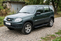 Chevrolet Niva 1998-2020 Pedane Laterali Bosphore Black (2 pz, Alluminio) foto 1