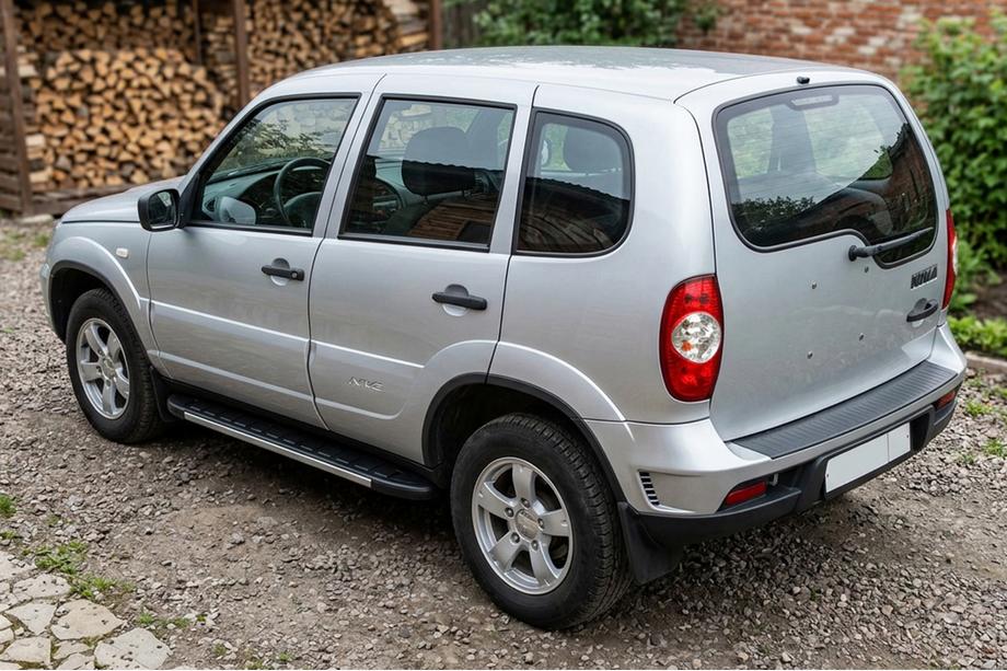 Chevrolet Niva 1998-2020 Pedane Laterali Duru (2 pz, Alluminio) Image